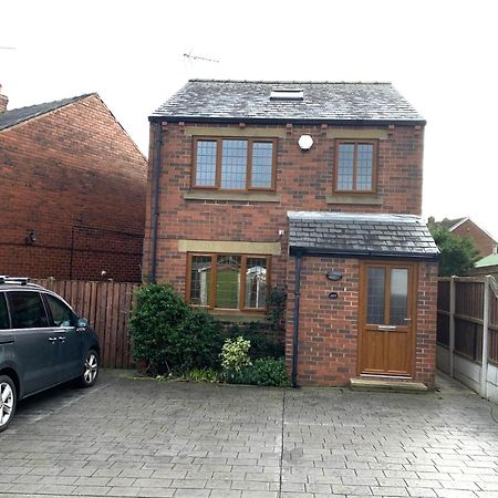 3Br House Ossett-Wakefield, Free Parking 3 Cars Wi Fi Long Stays エクステリア 写真