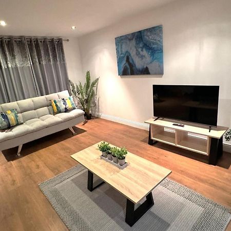 3Br House Ossett-Wakefield, Free Parking 3 Cars Wi Fi Long Stays エクステリア 写真