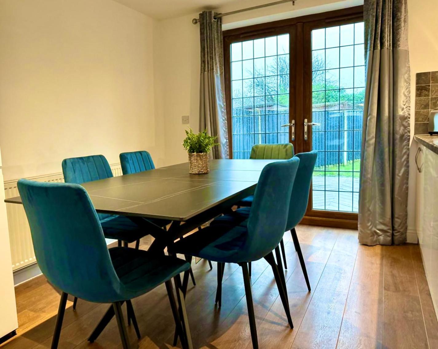3Br House Ossett-Wakefield, Free Parking 3 Cars Wi Fi Long Stays エクステリア 写真