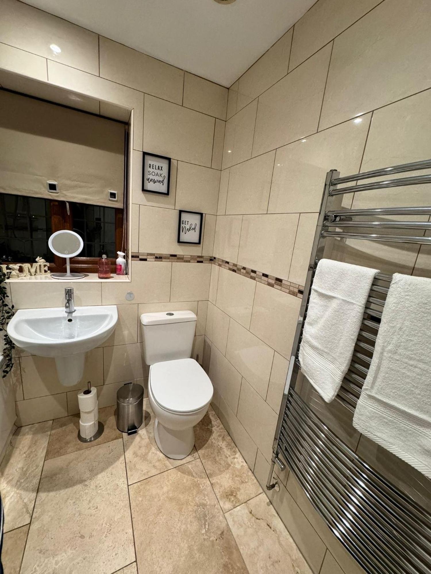 3Br House Ossett-Wakefield, Free Parking 3 Cars Wi Fi Long Stays エクステリア 写真