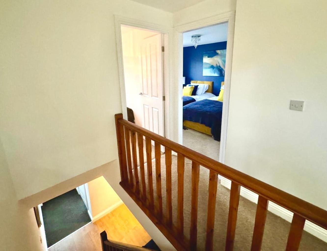 3Br House Ossett-Wakefield, Free Parking 3 Cars Wi Fi Long Stays エクステリア 写真