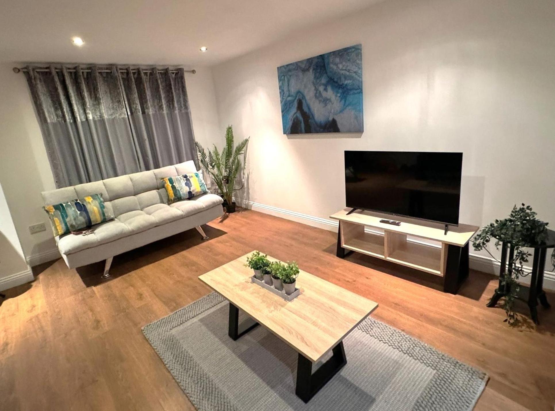 3Br House Ossett-Wakefield, Free Parking 3 Cars Wi Fi Long Stays エクステリア 写真