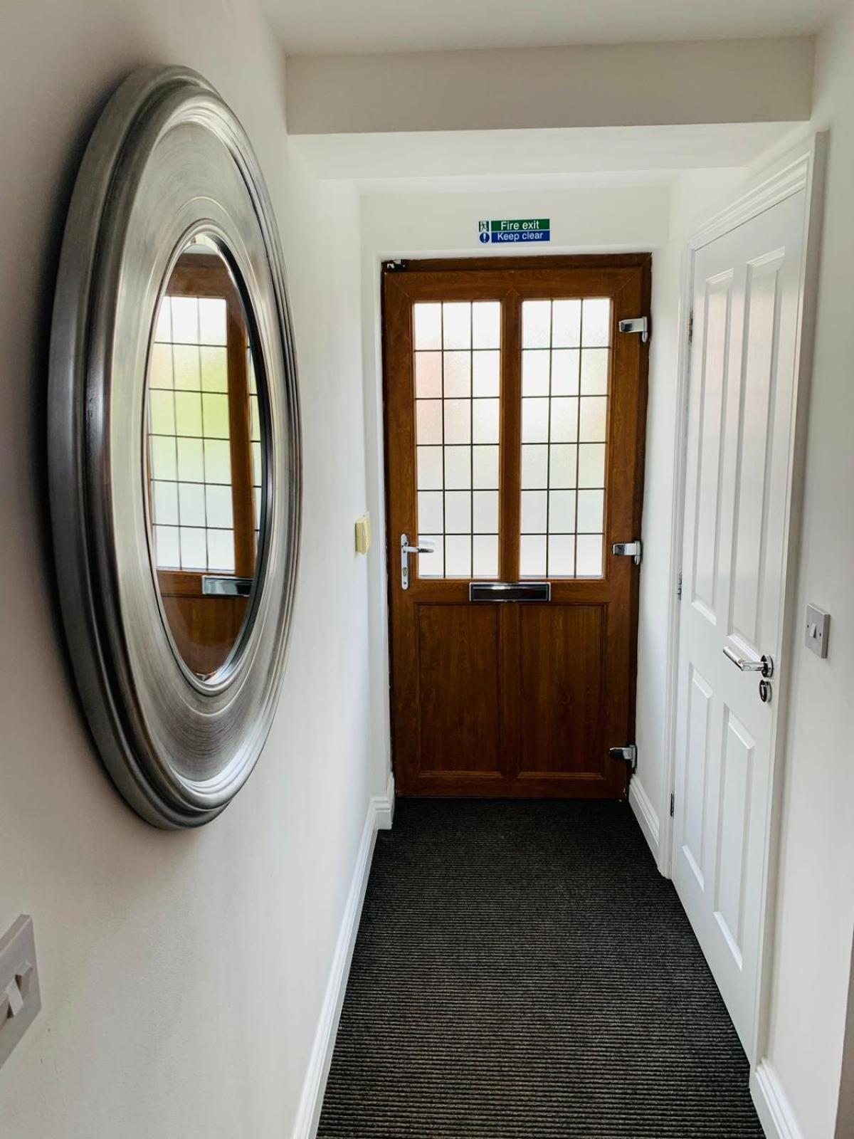 3Br House Ossett-Wakefield, Free Parking 3 Cars Wi Fi Long Stays エクステリア 写真