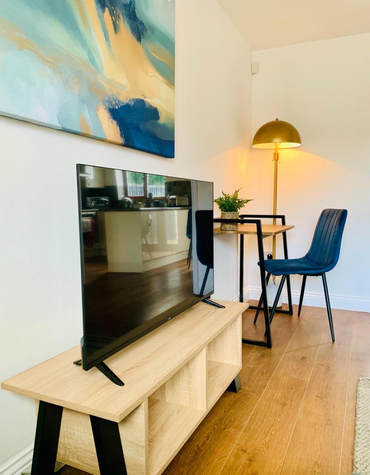3Br House Ossett-Wakefield, Free Parking 3 Cars Wi Fi Long Stays エクステリア 写真