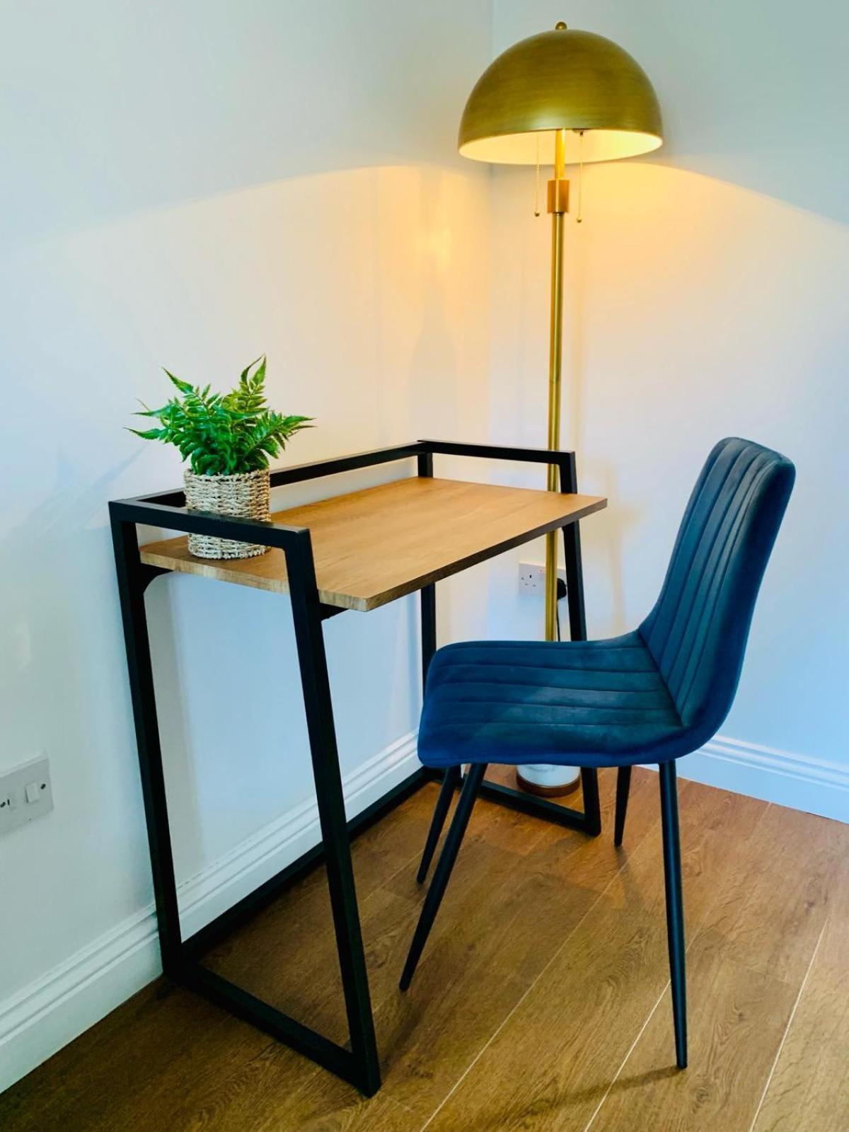 3Br House Ossett-Wakefield, Free Parking 3 Cars Wi Fi Long Stays エクステリア 写真
